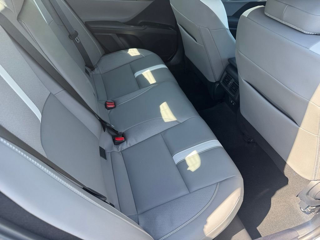 Used 2025 Toyota Camry SE w/ Convenience Package FWD image 20