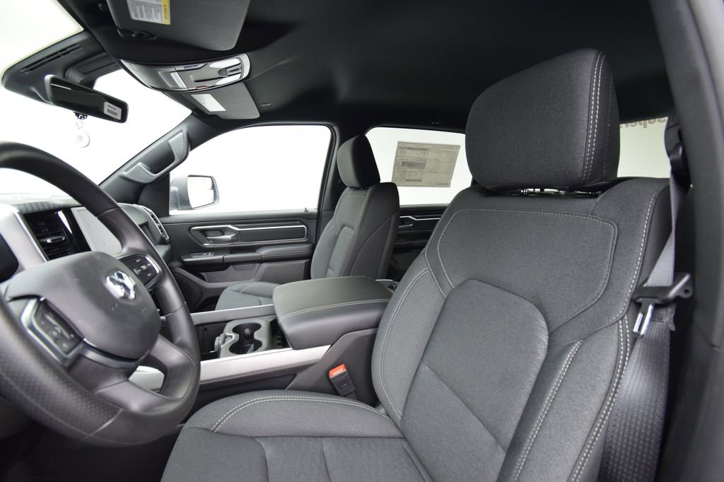 New 2026 RAM 1500 4x4 Crew Cab image 31