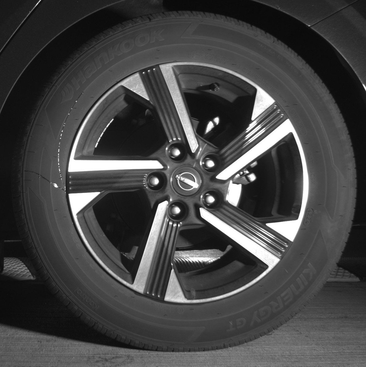 Used 2025 Nissan Sentra SV FWD image 14