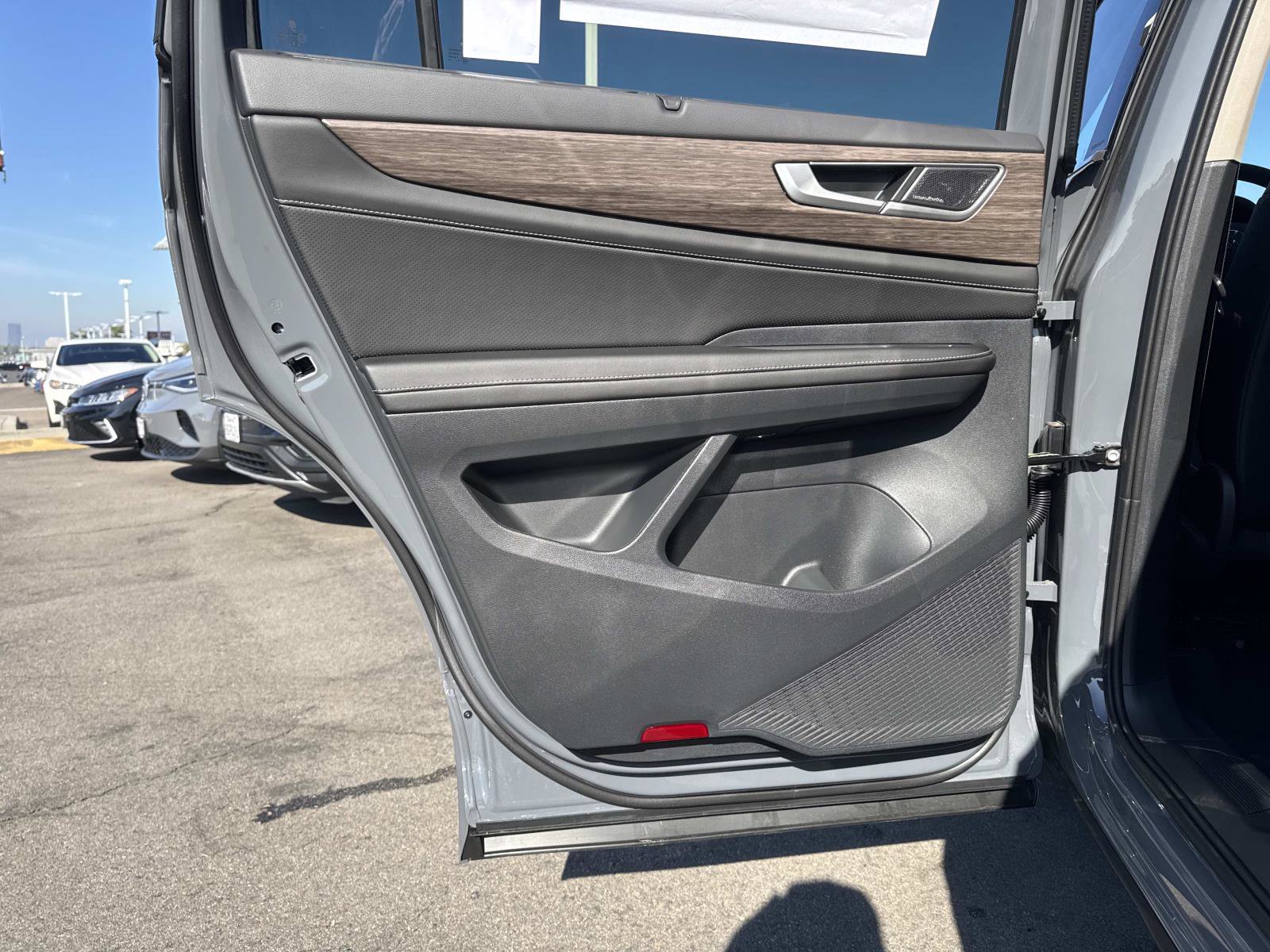 New 2026 Volkswagen Atlas SEL Premium R-Line image 25