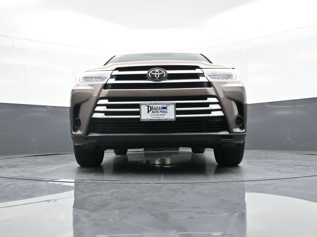 Certified 2018 Toyota Highlander LE image 27