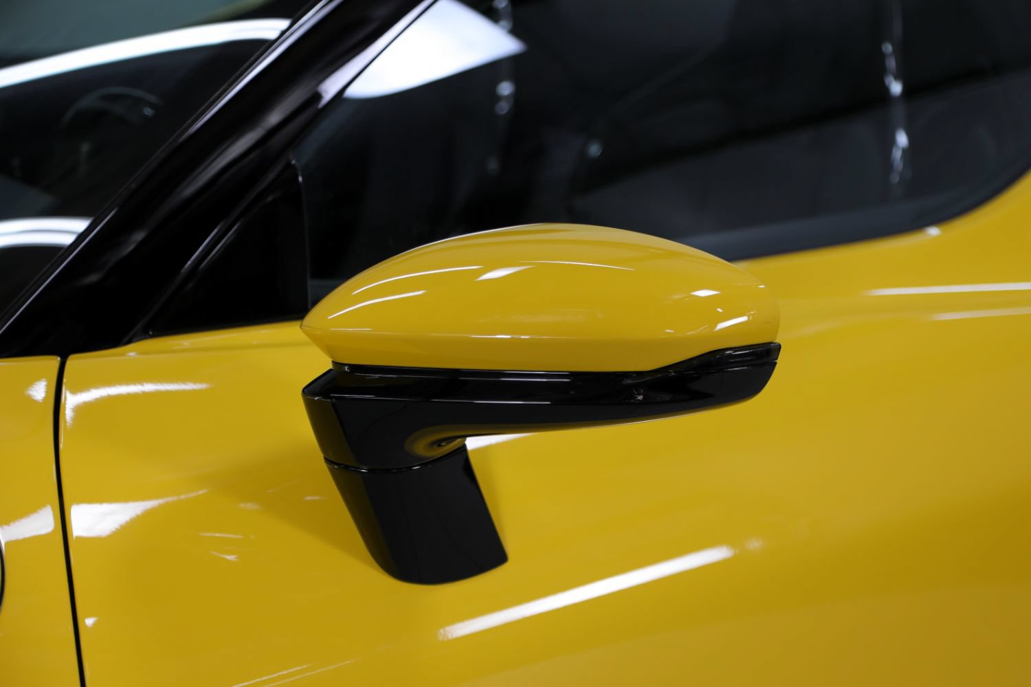 Used 2025 Ferrari SF90 Spider AWD/4WD image 21