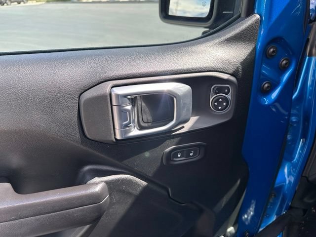 Used 2021 Jeep Gladiator Sport AWD/4WD image 17