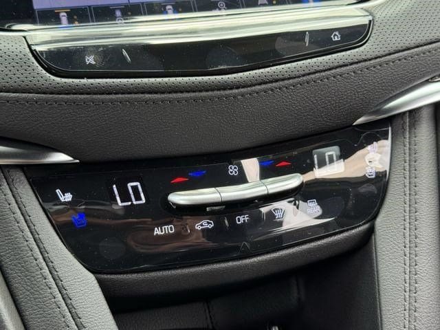 New 2026 Cadillac XT5 Sportv w/ LPO, Floor Liner Package AWD/4WD image 15