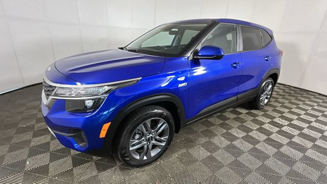 Used 2023 Kia Seltos LX AWD/4WD image 6