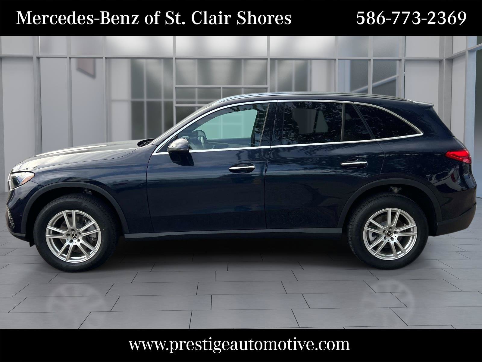 Used 2023 Mercedes-Benz GLC 300 4MATIC image 2
