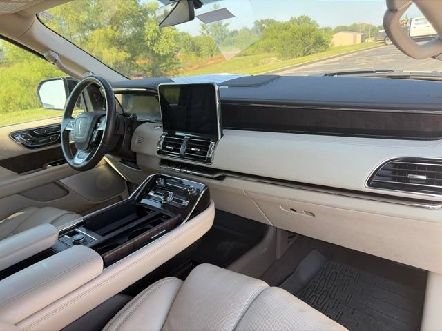 Used 2020 Lincoln Navigator L Reserve w/ Luxury Package AWD/4WD image 11