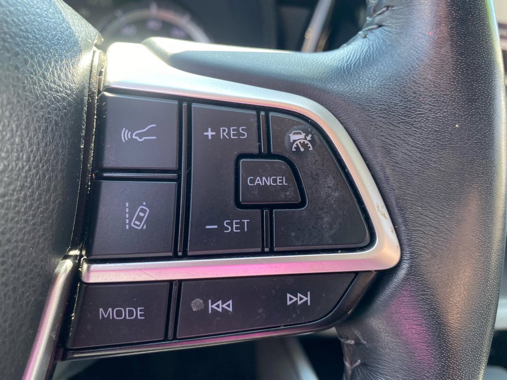 Used 2023 Toyota Highlander LE image 25