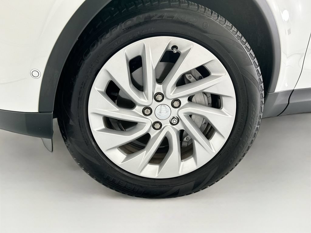Certified 2025 Land Rover Discovery S AWD/4WD image 29