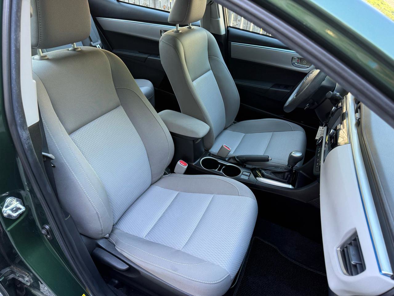 Used 2016 Toyota Corolla LE FWD image 7