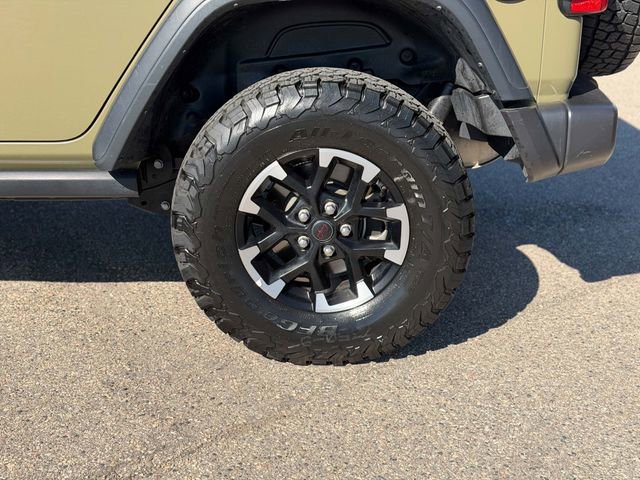 Used 2025 Jeep Wrangler Unlimited Rubicon AWD/4WD image 13