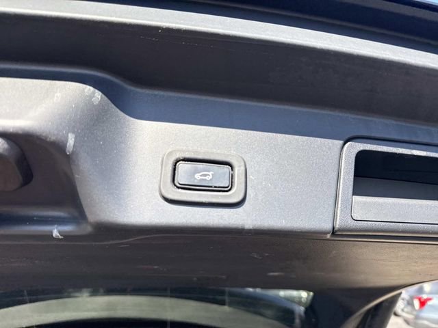 Used 2021 Land Rover Range Rover Evoque SE image 8