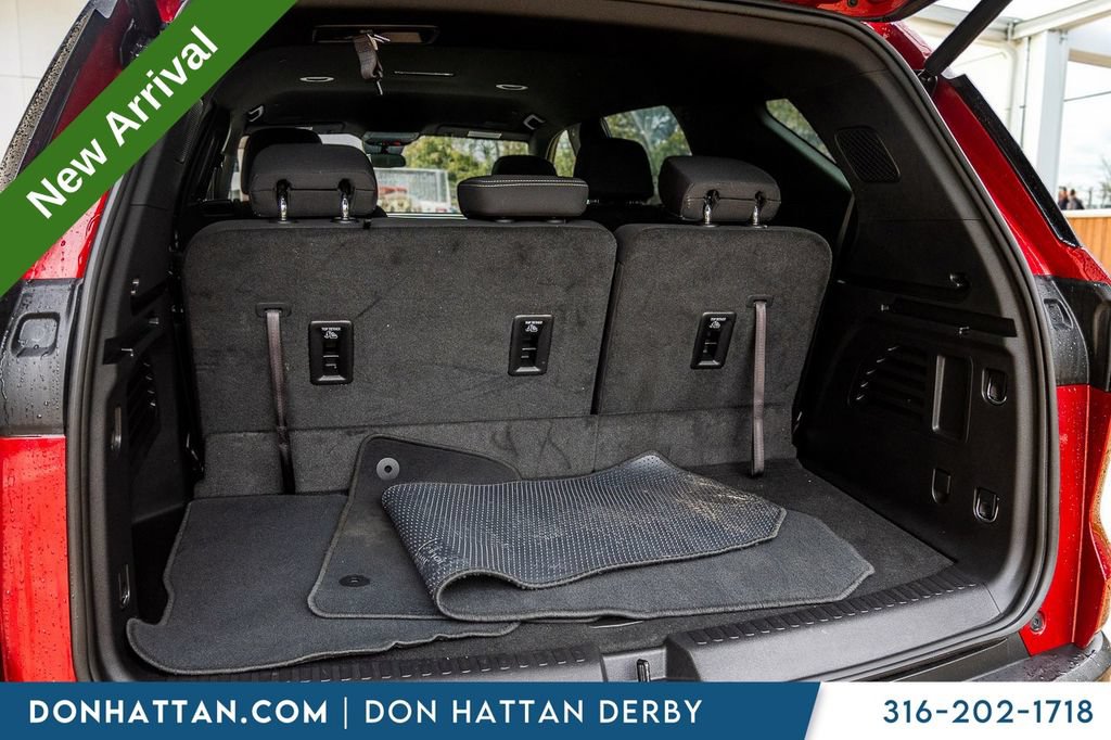 Used 2025 Chevrolet Traverse LT w/ LPO, Floor Liner Package FWD image 32