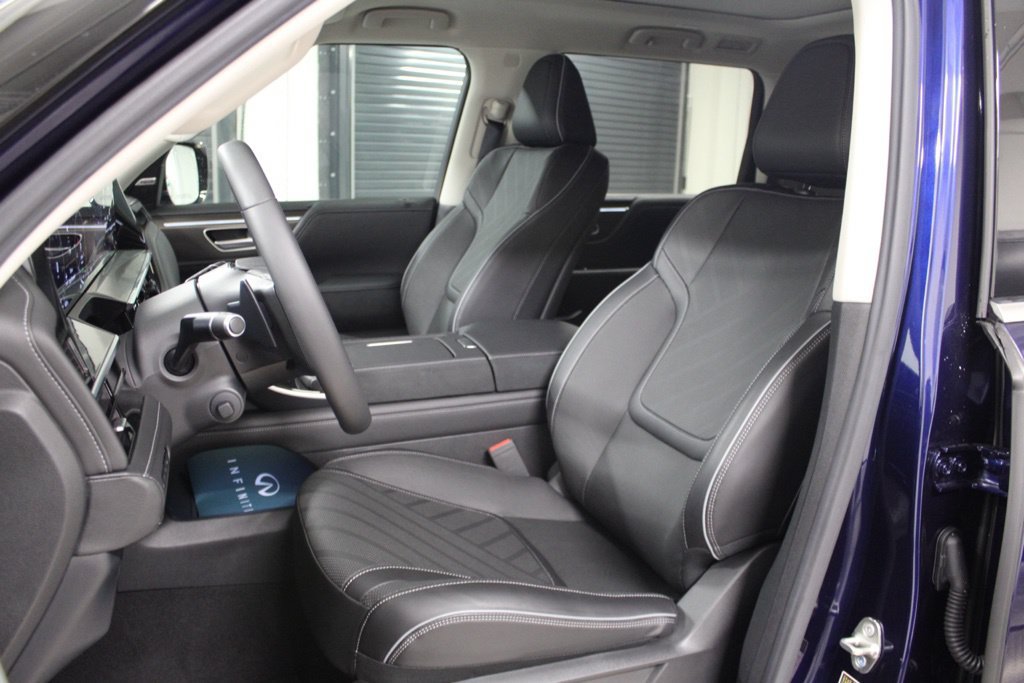 Certified 2025 INFINITI QX80 Luxe AWD/4WD image 5