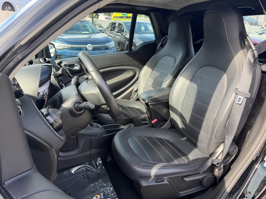 Used 2018 smart fortwo electric drive RWD image 16