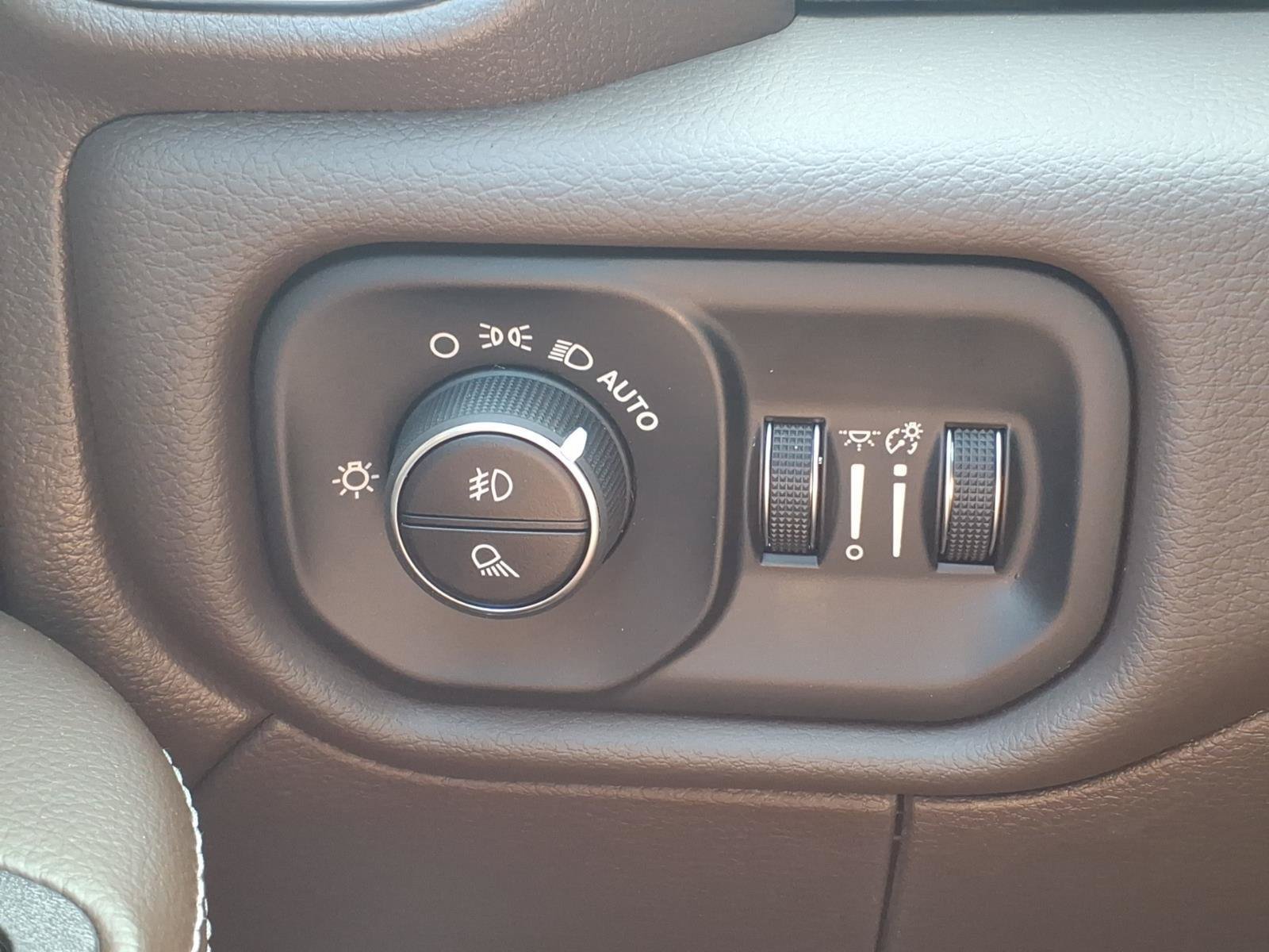 New 2027 RAM 3500 Laramie AWD/4WD image 20