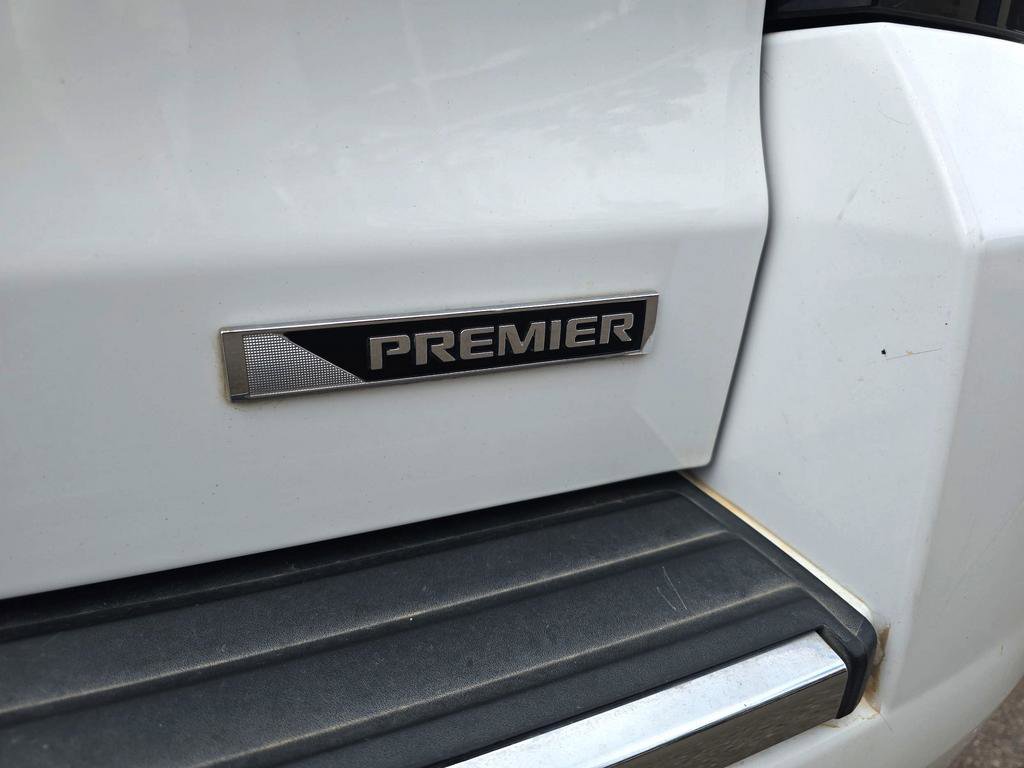 Used 2018 Chevrolet Suburban Premier image 33