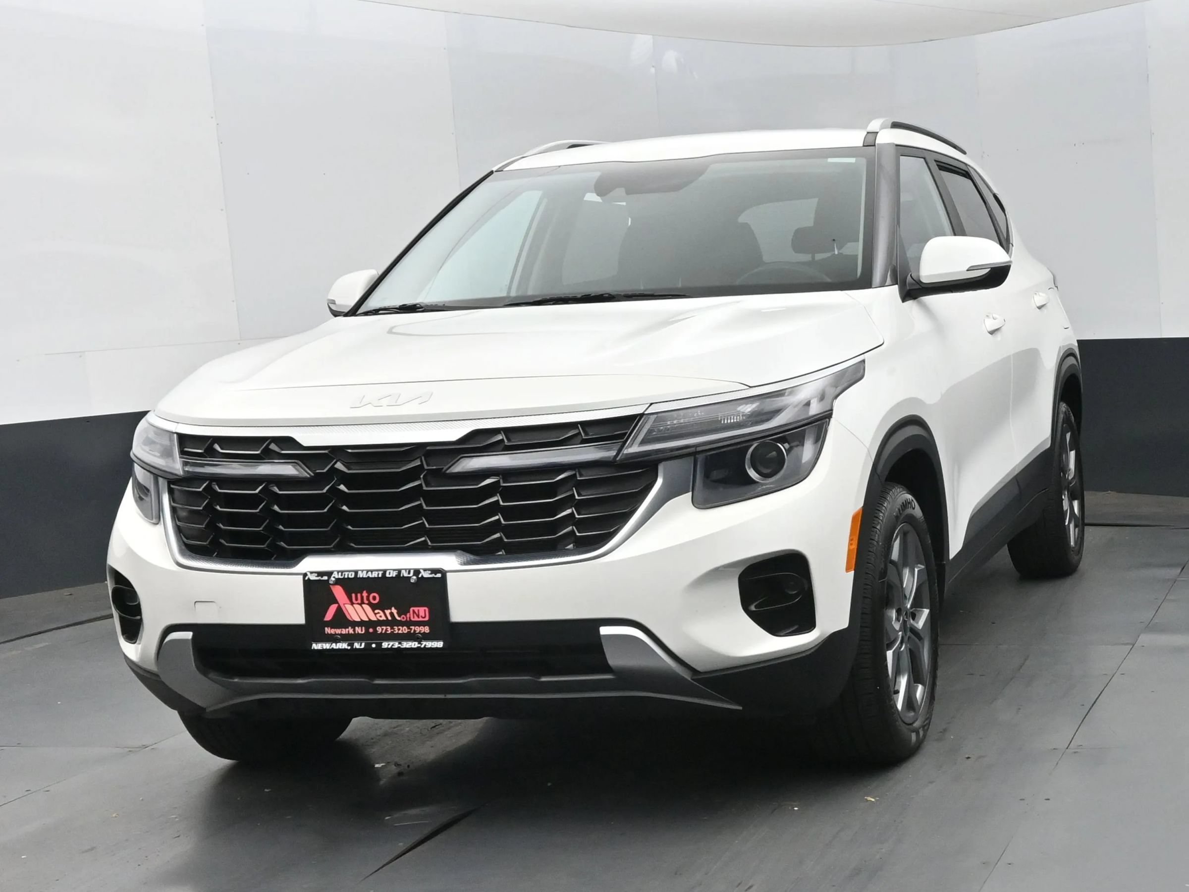 Used 2024 Kia Seltos S AWD/4WD image 1