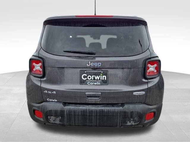 Used 2018 Jeep Renegade Latitude w/ Cold Weather Group image 11