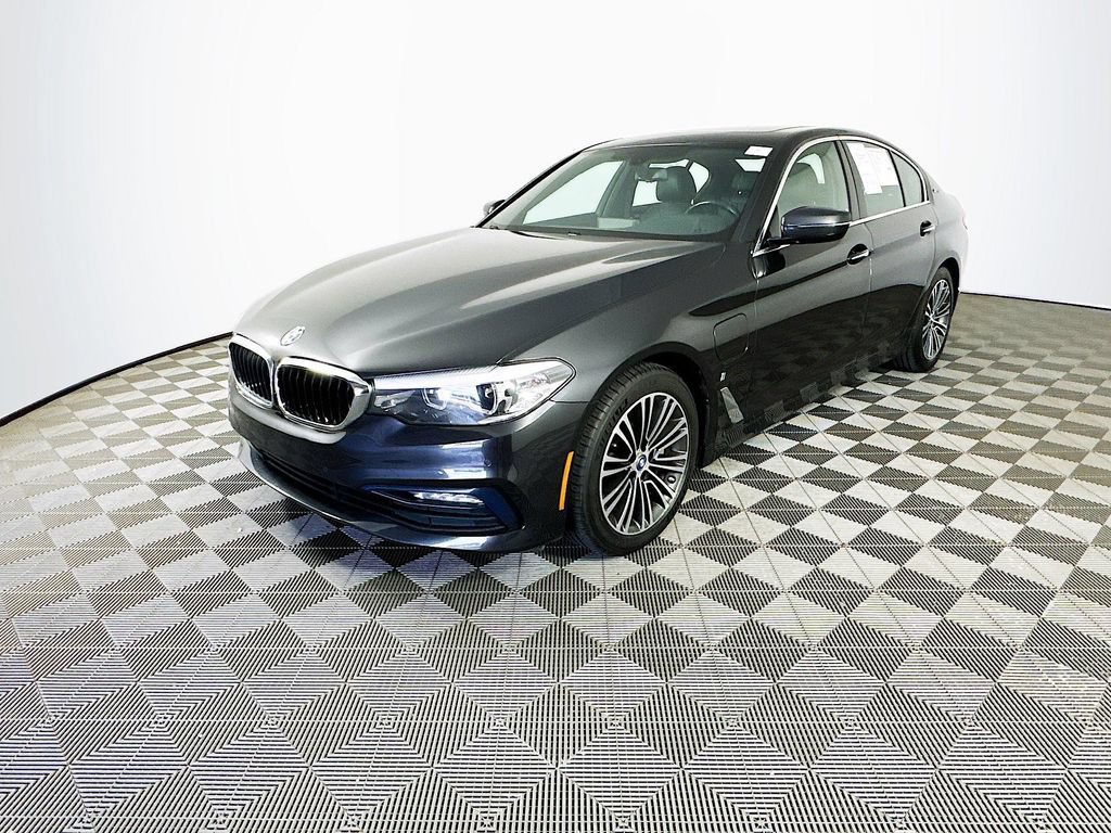 Used 2018 BMW 530e xDrive AWD/4WD image 4