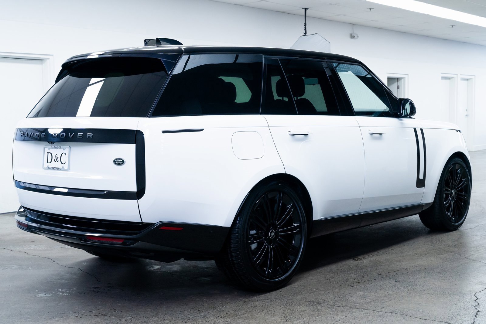 Used 2022 Land Rover Range Rover SE image 6