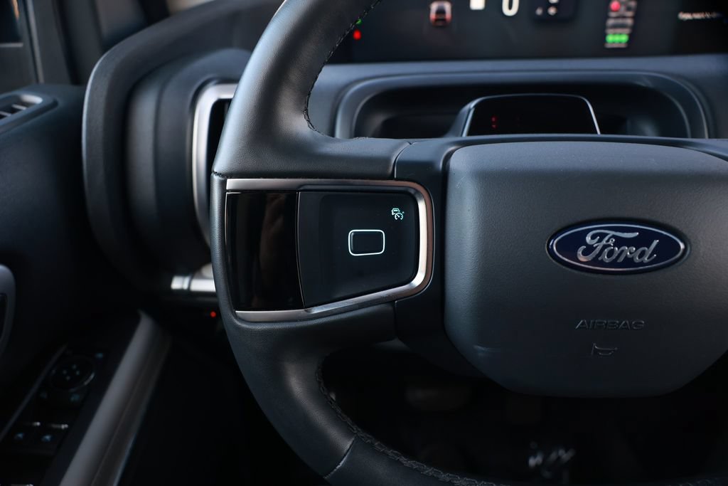 Used 2025 Ford Expedition Max Active AWD/4WD image 23