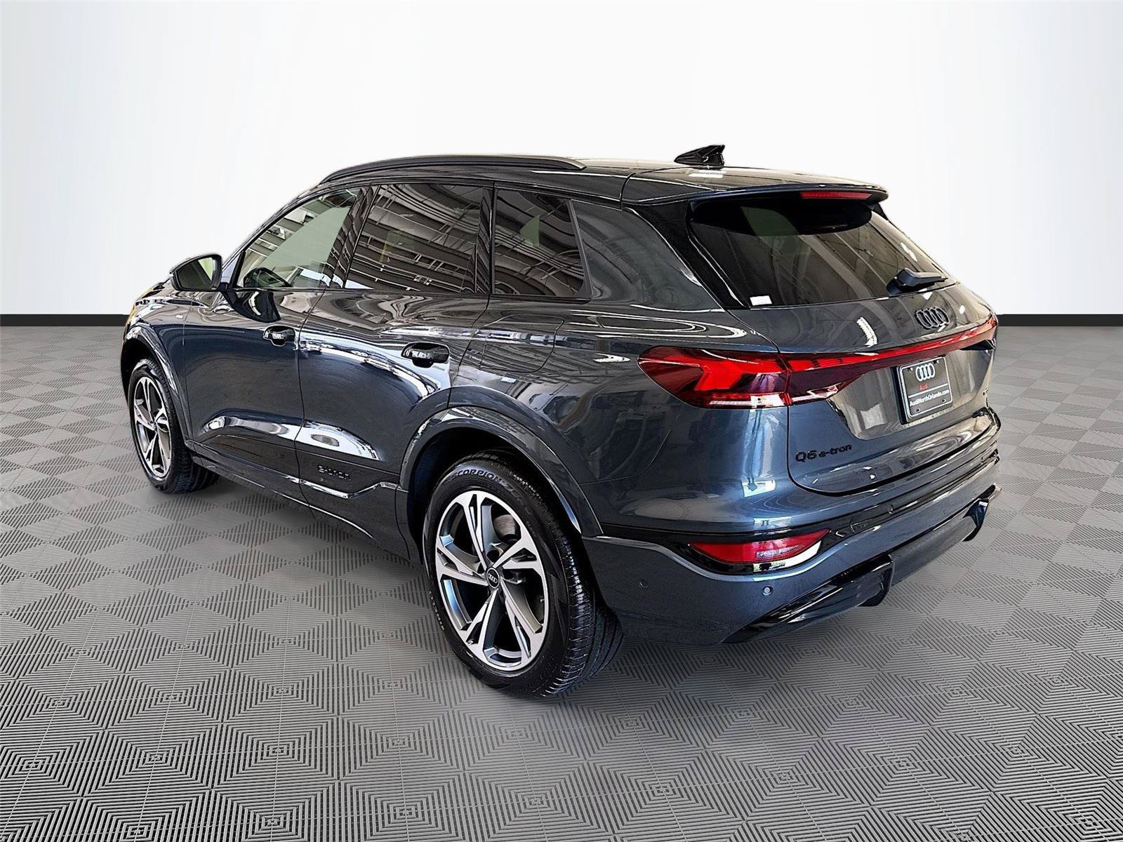 Used 2027 Audi Q6 e-tron Premium Plus AWD/4WD image 5