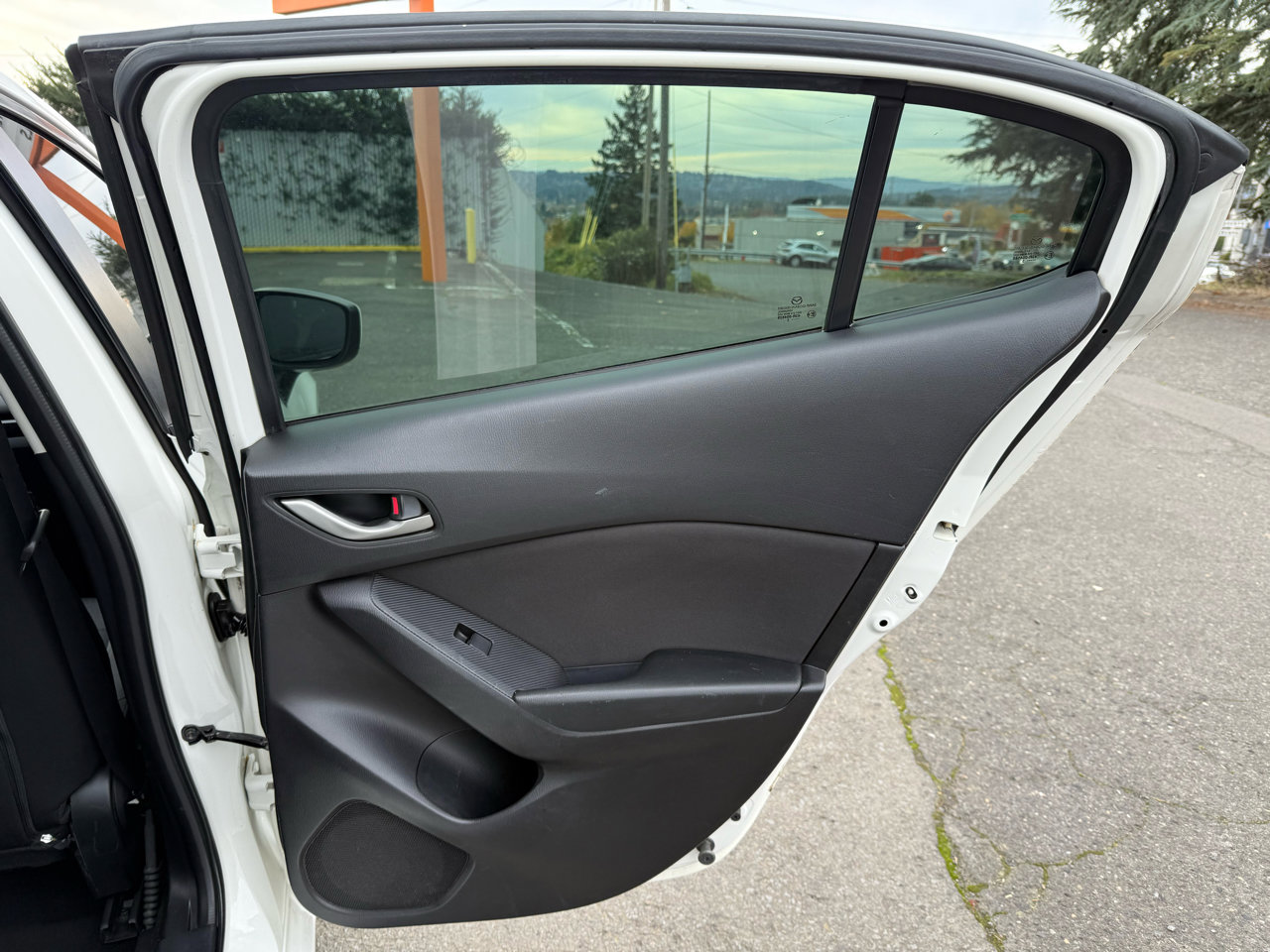 Used 2015 MAZDA MAZDA3 i Sport image 13