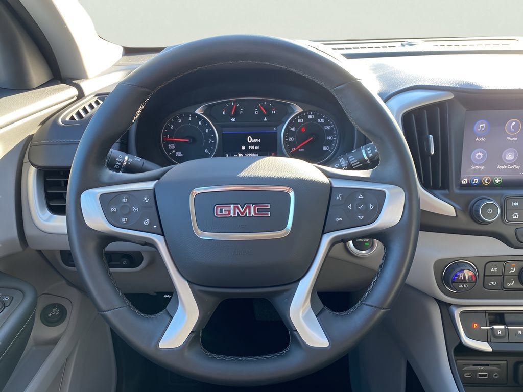 Used 2024 GMC Terrain SLT w/ Tech Package image 21