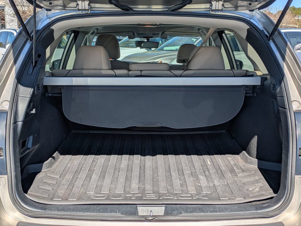 Used 2019 Subaru Outback 2.5i Limited AWD/4WD image 13
