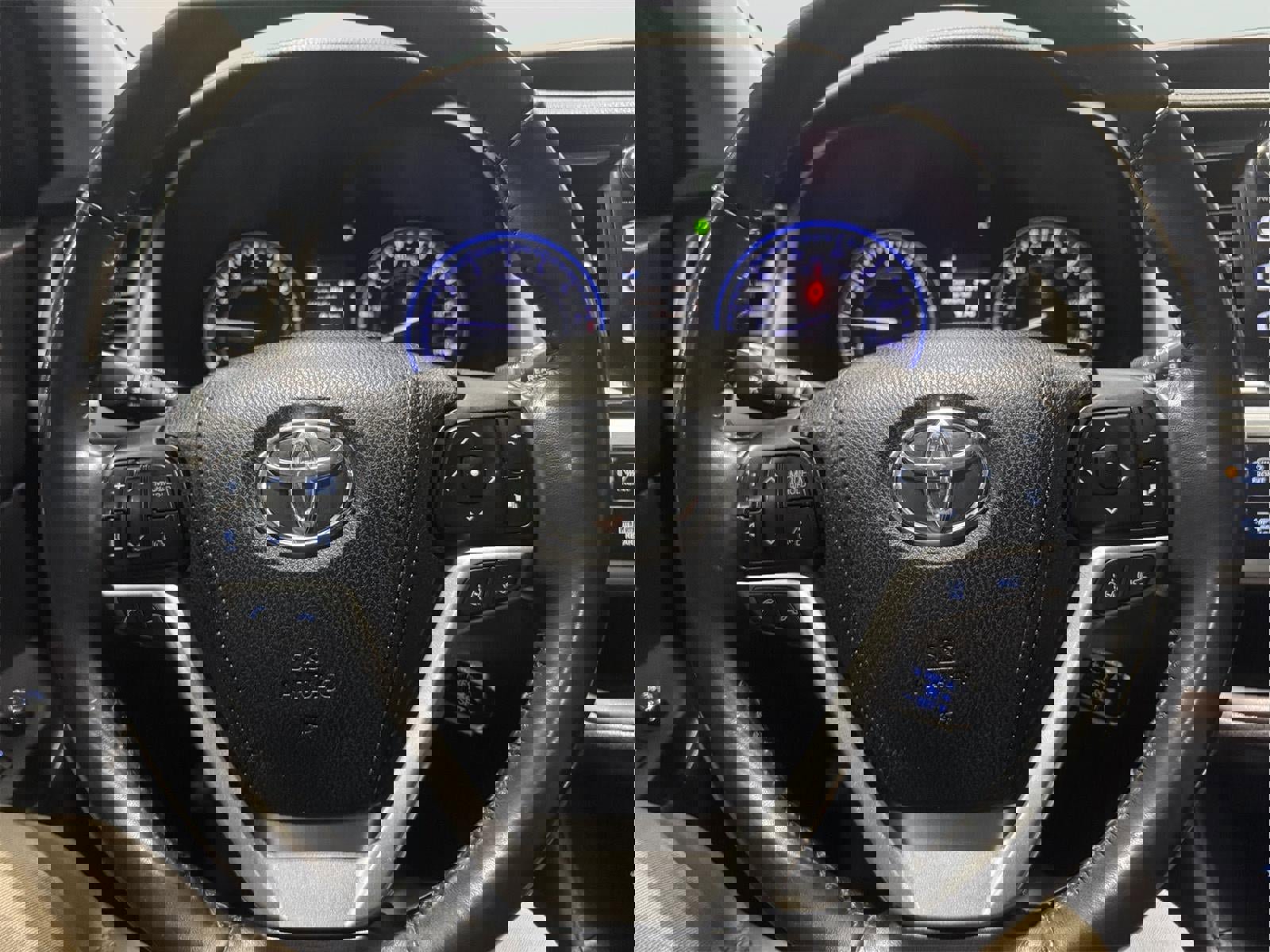 Used 2018 Toyota Highlander XLE image 19