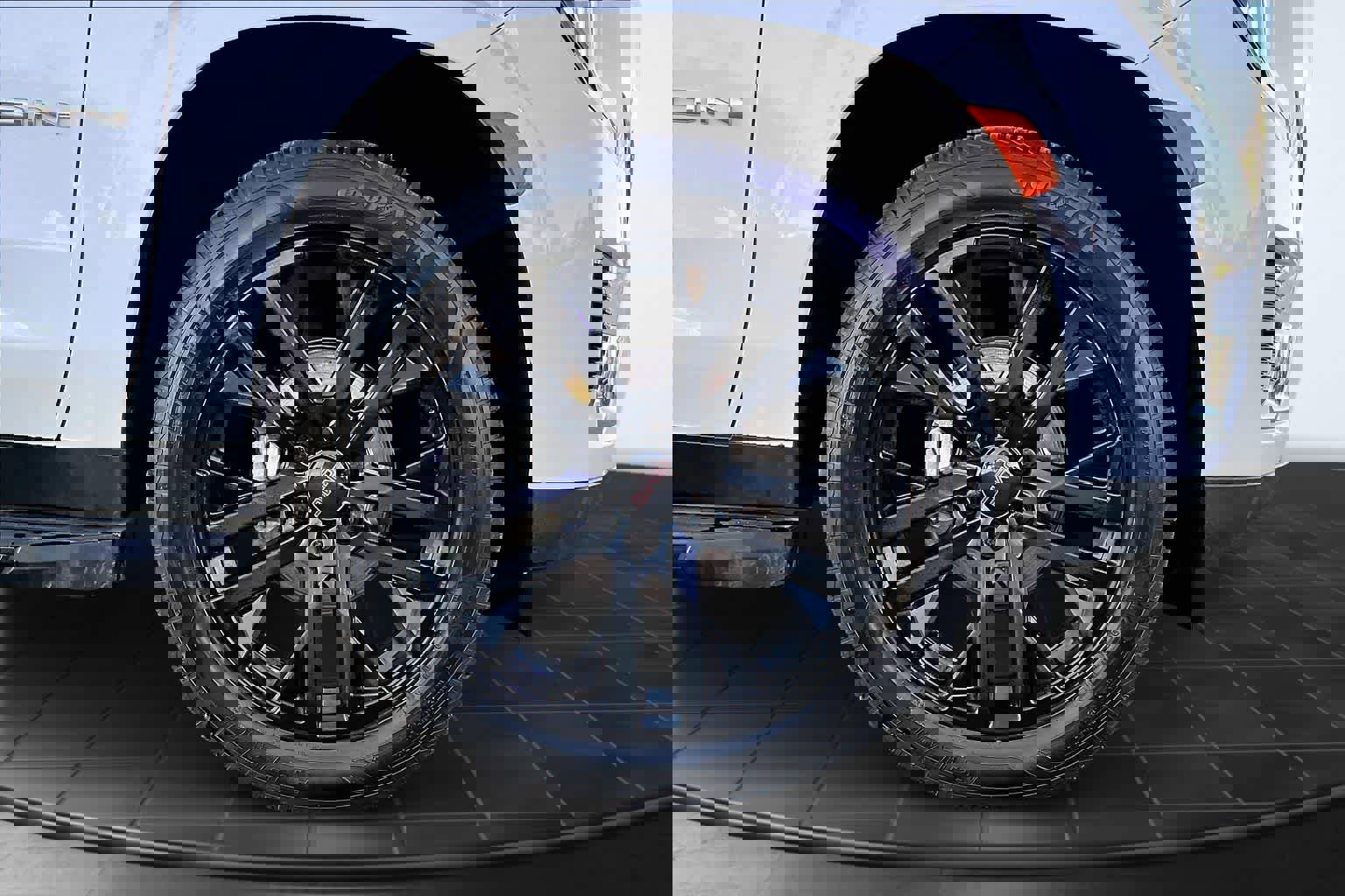 Used 2023 GMC Yukon SLE image 34