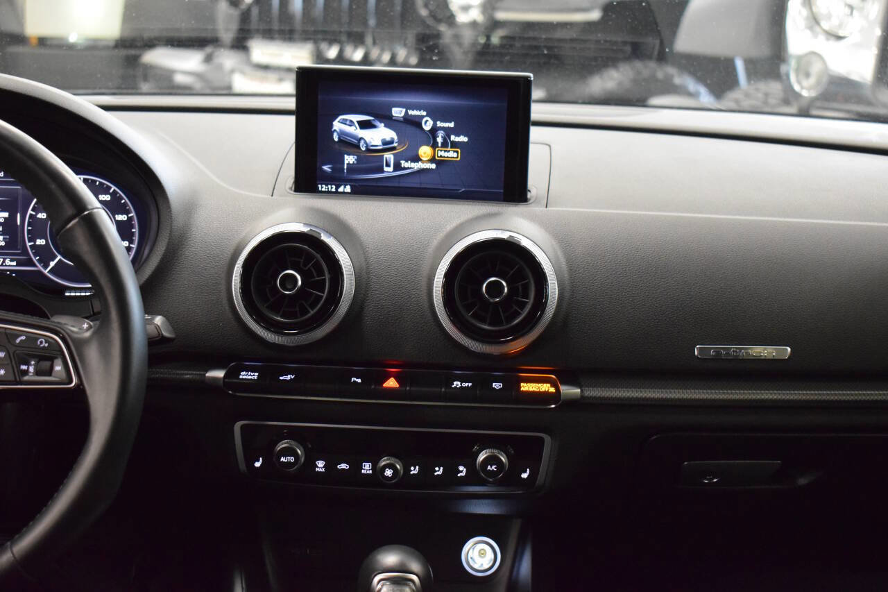 Used 2018 Audi A3 e-tron Premium Plus w/ Technology Package image 38