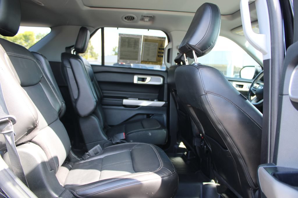 Used 2022 Ford Explorer Limited w/ Equipment Group 301A RWD image 36