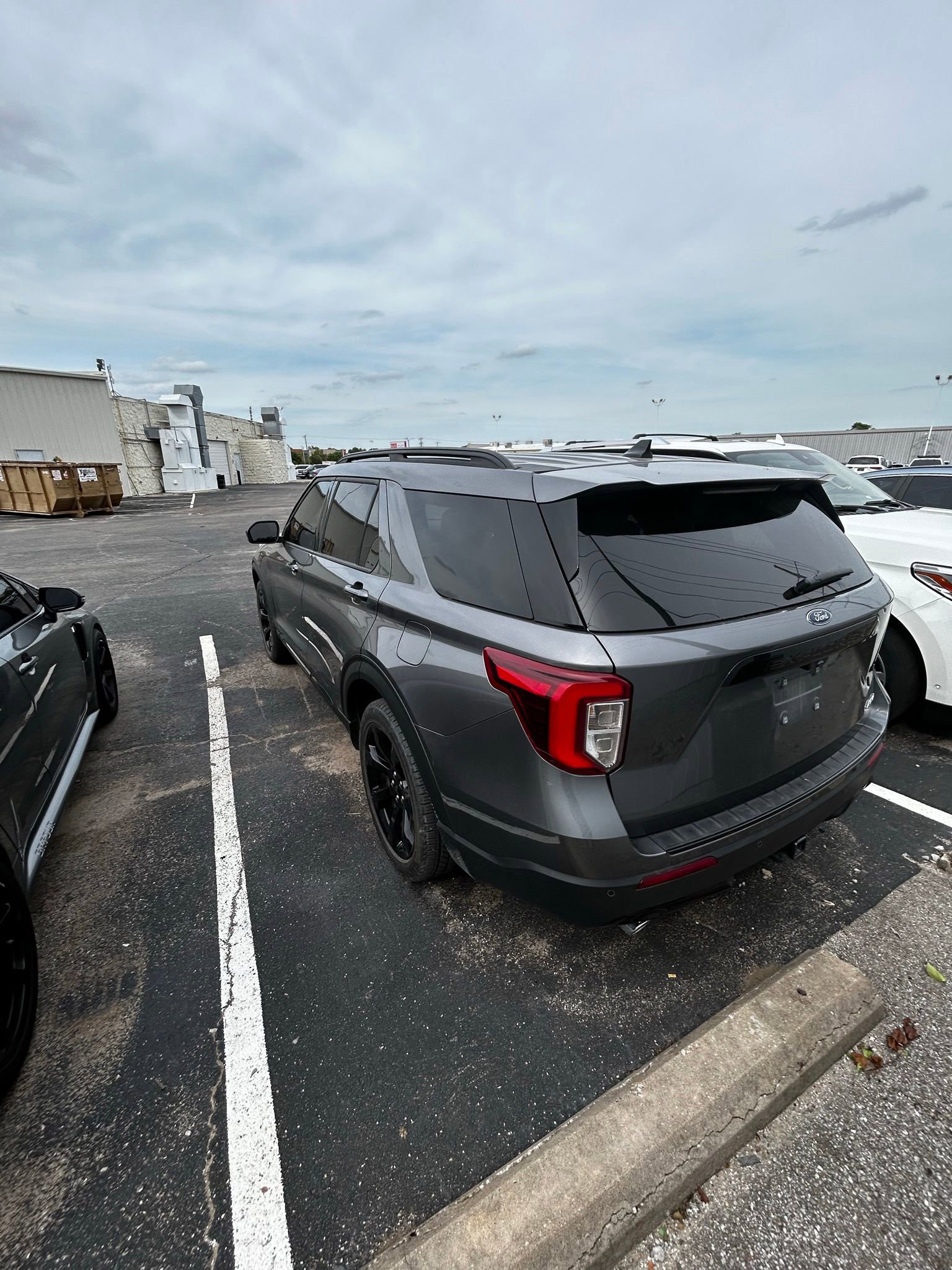 Used 2021 Ford Explorer XLT w/ Equipment Group 202A AWD/4WD image 5