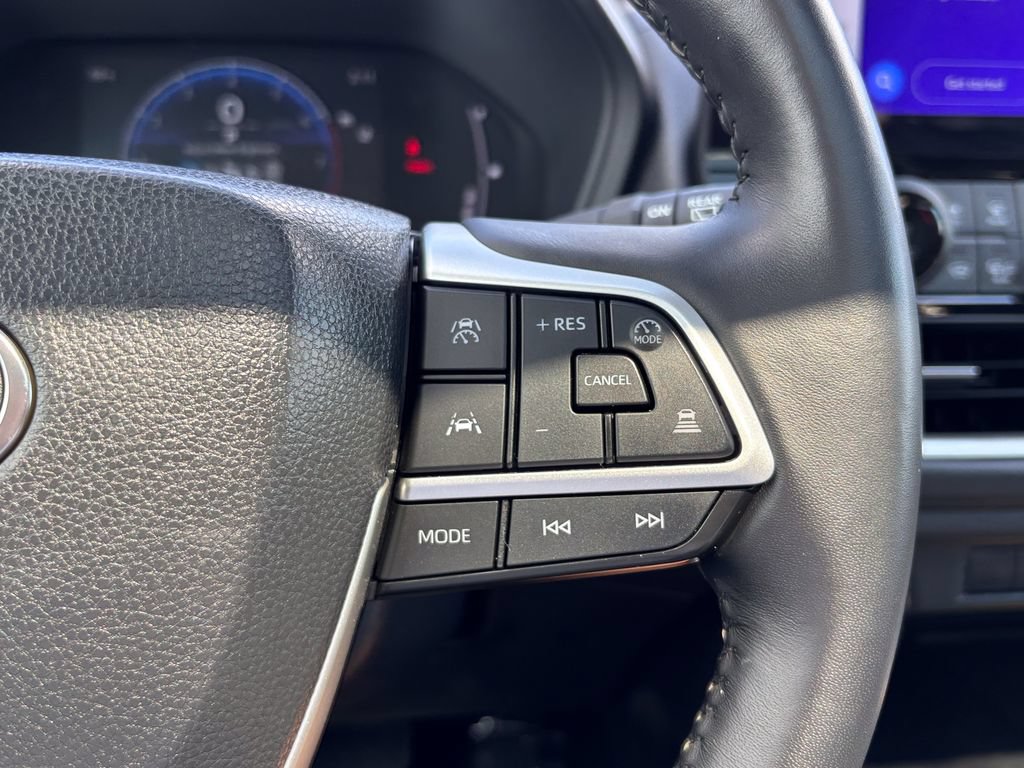 Used 2025 Toyota Grand Highlander AWD image 28
