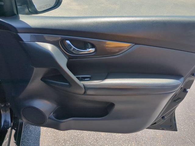 Used 2019 Nissan Rogue SV FWD image 33