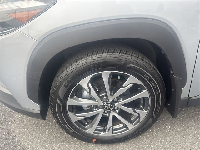 Used 2022 Toyota Corolla Cross XLE image 27