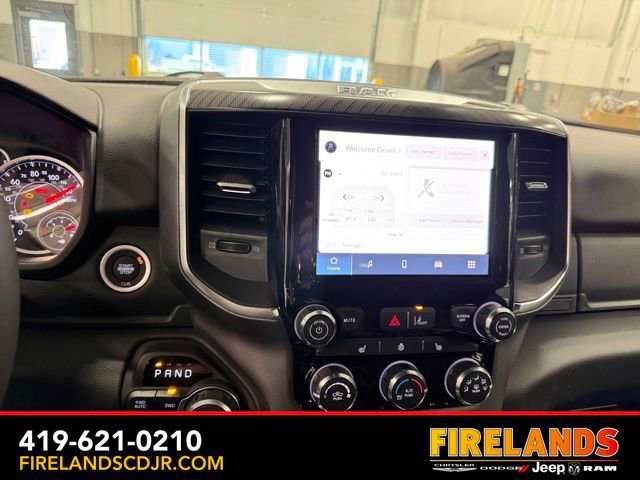 New 2026 RAM 1500 4x4 Crew Cab image 15