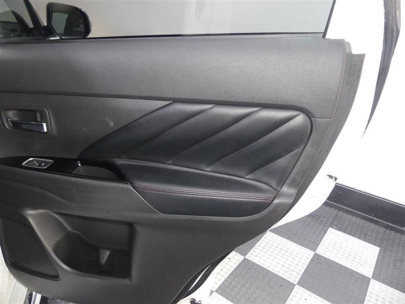 Used 2022 Mitsubishi Outlander SEL AWD/4WD image 26