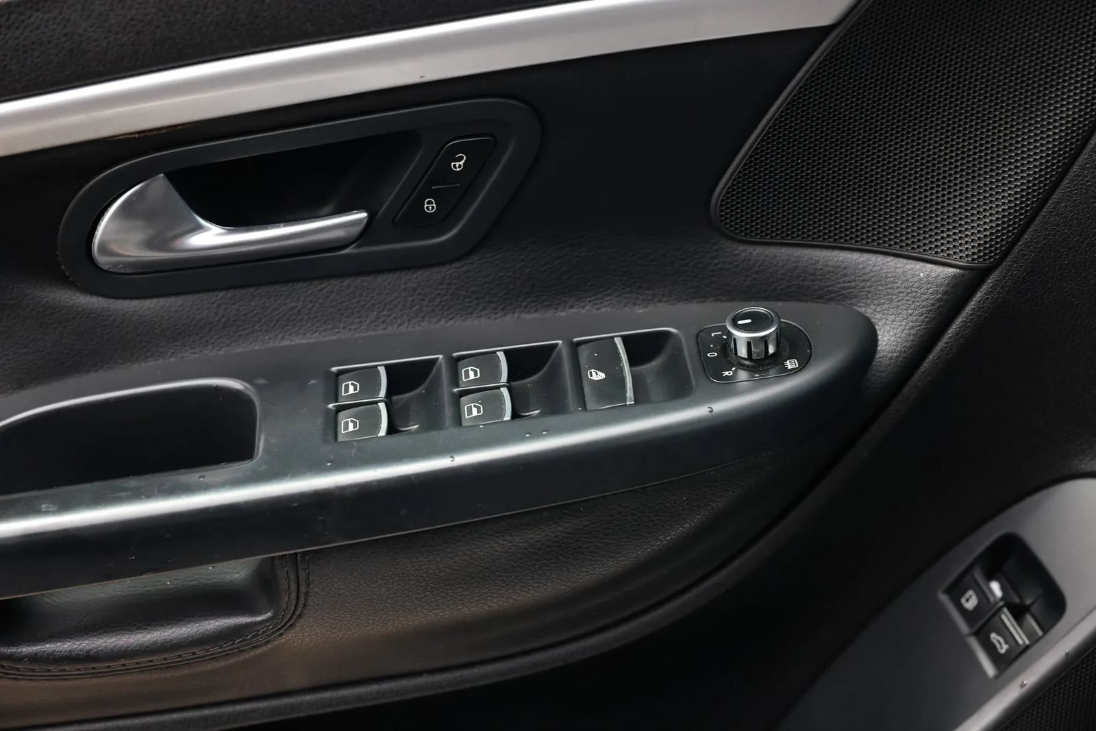Used 2012 Volkswagen Eos Komfort FWD image 36