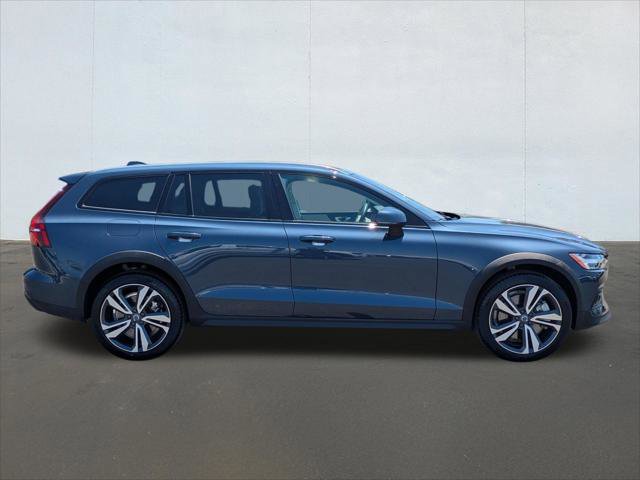 Used 2026 Volvo V60 B5 Cross Country Plus w/ Climate Package AWD/4WD image 6