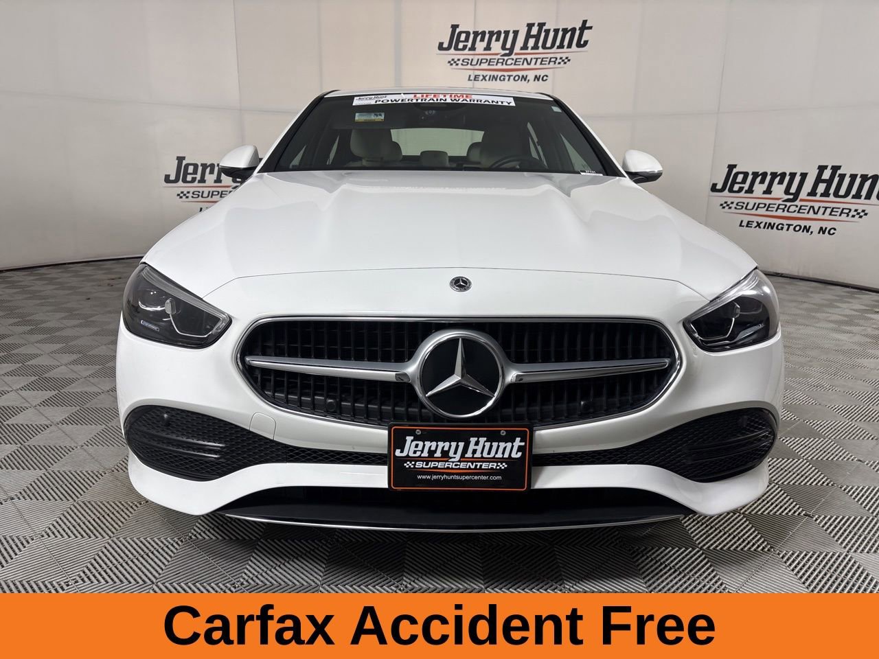 Used 2025 Mercedes-Benz C 300 4MATIC Sedan image 3