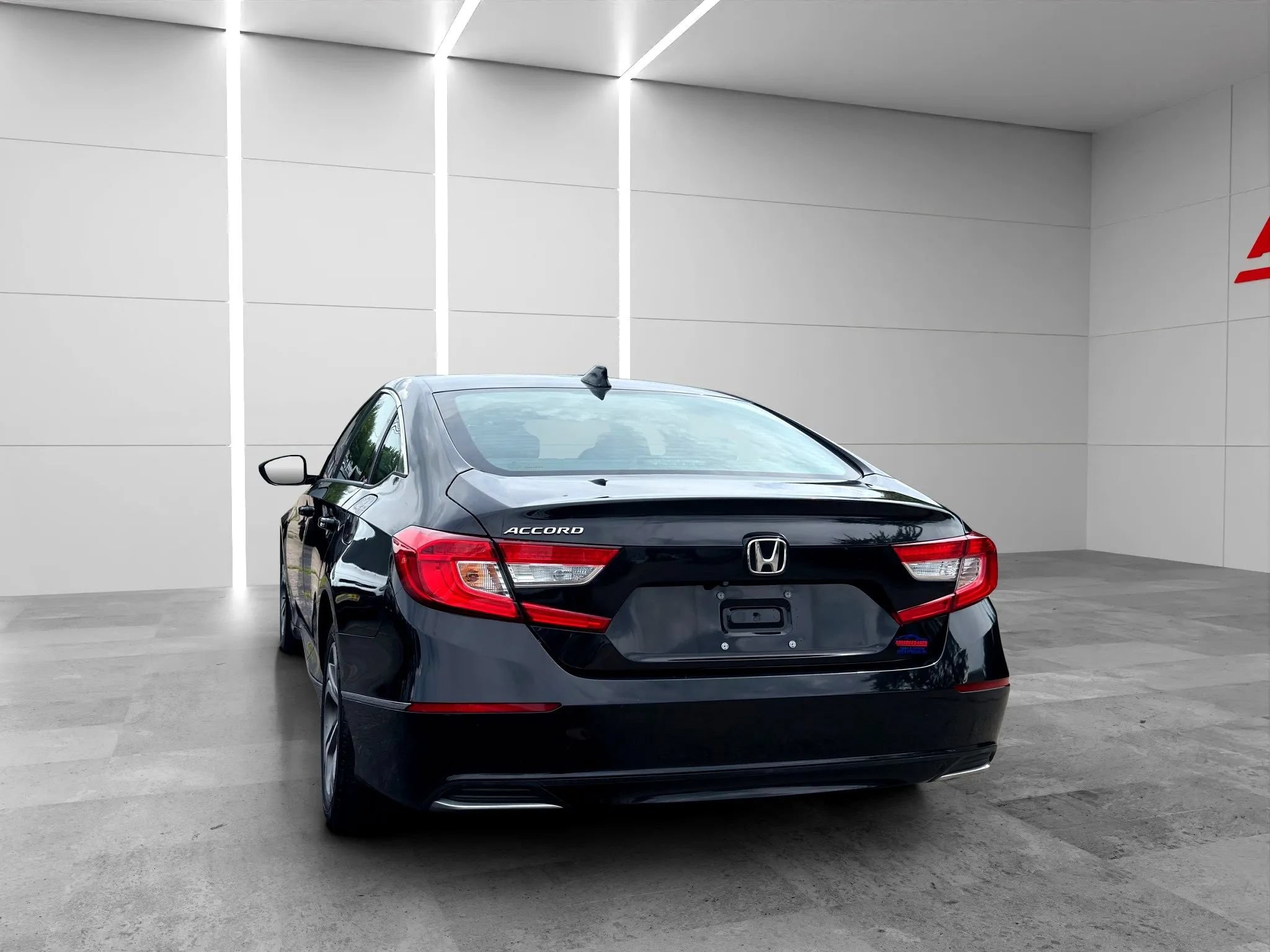Used 2018 Honda Accord EX image 5