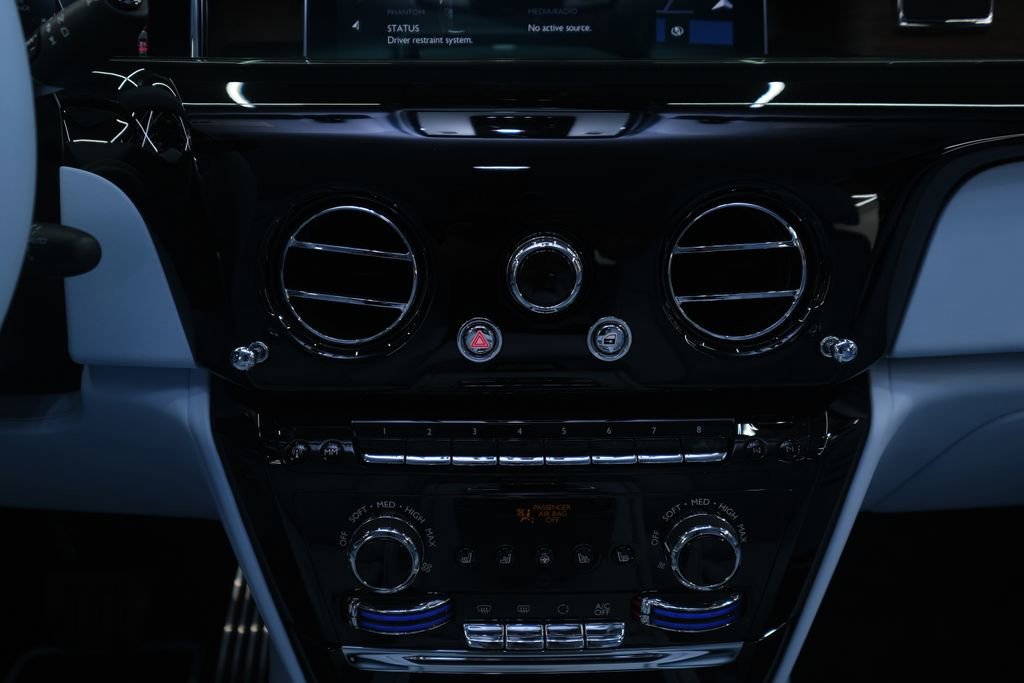 Used 2026 Rolls-Royce Phantom Sedan image 84