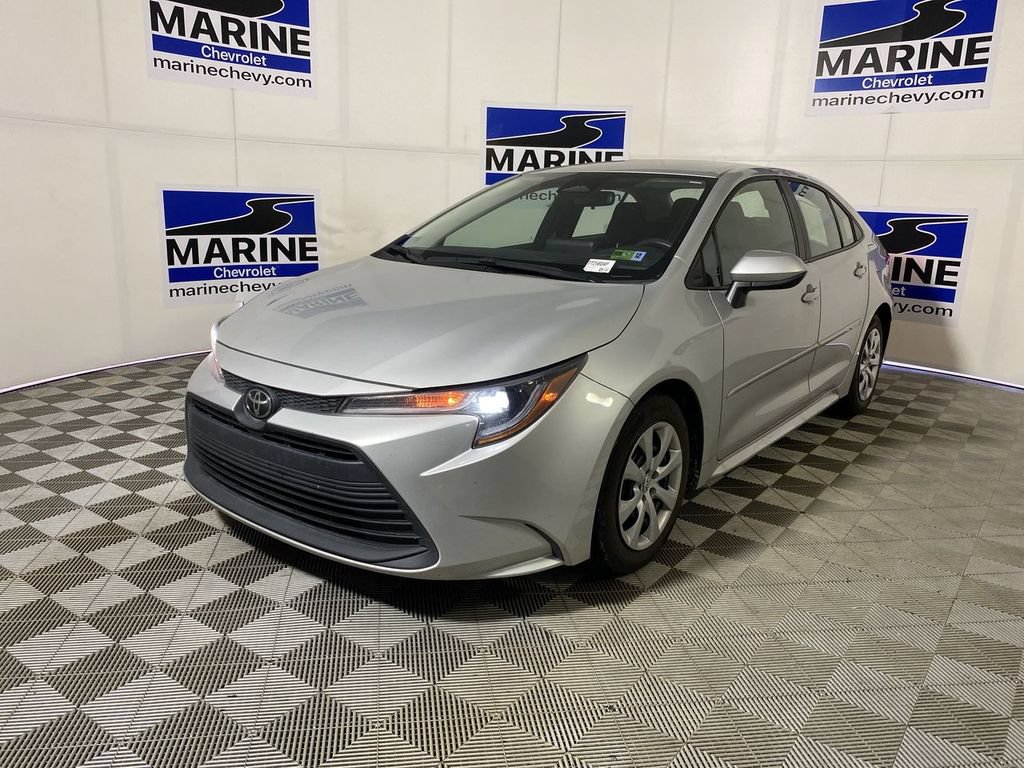 Used 2025 Toyota Corolla LE FWD image 14