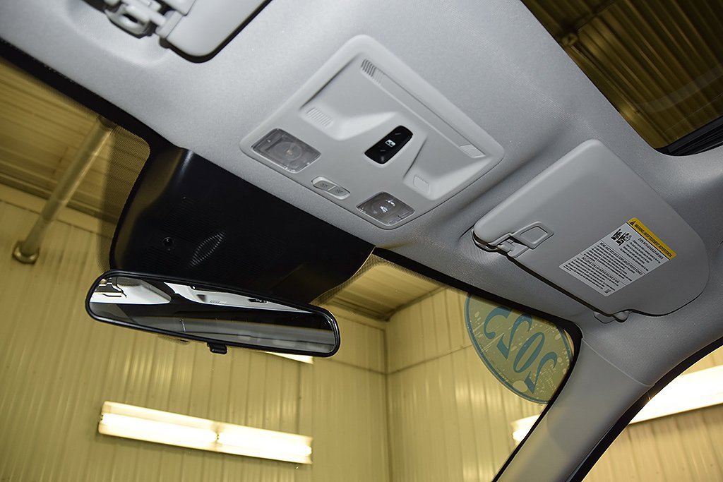 New 2025 Ford Maverick Lariat w/ Black Appearance Package image 27