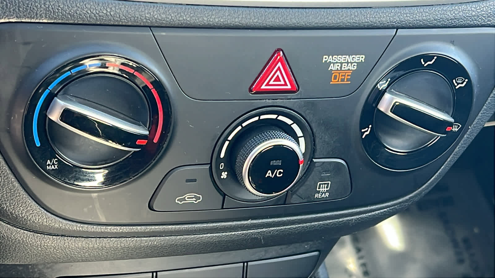 Used 2020 Hyundai Accent SE image 14