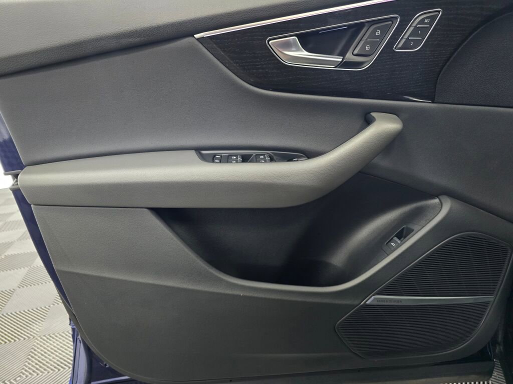 Used 2020 Audi Q8 Prestige image 36