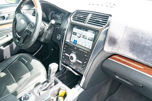 Used 2019 Ford Explorer Platinum AWD/4WD image 43